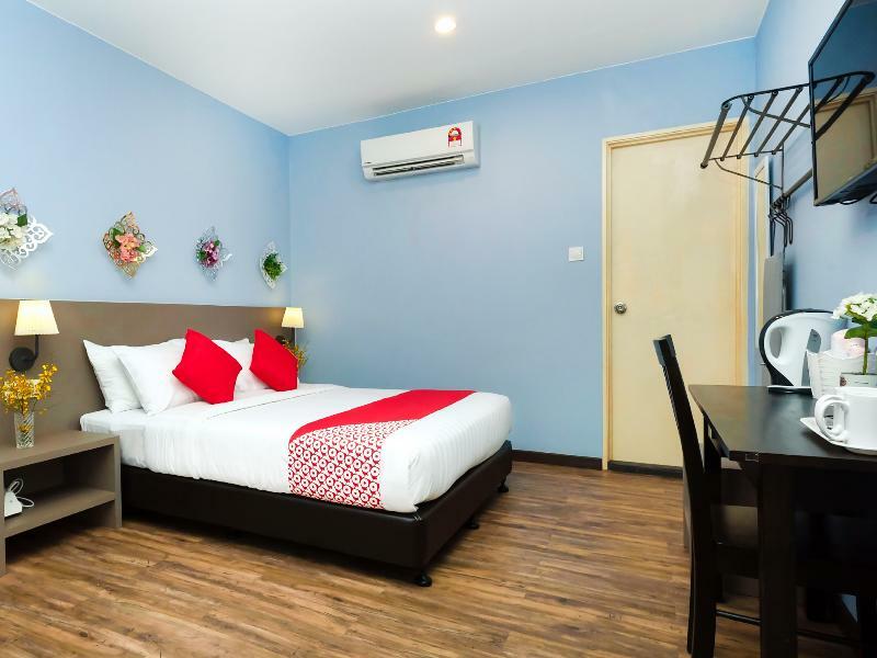Dk Hotel 2*