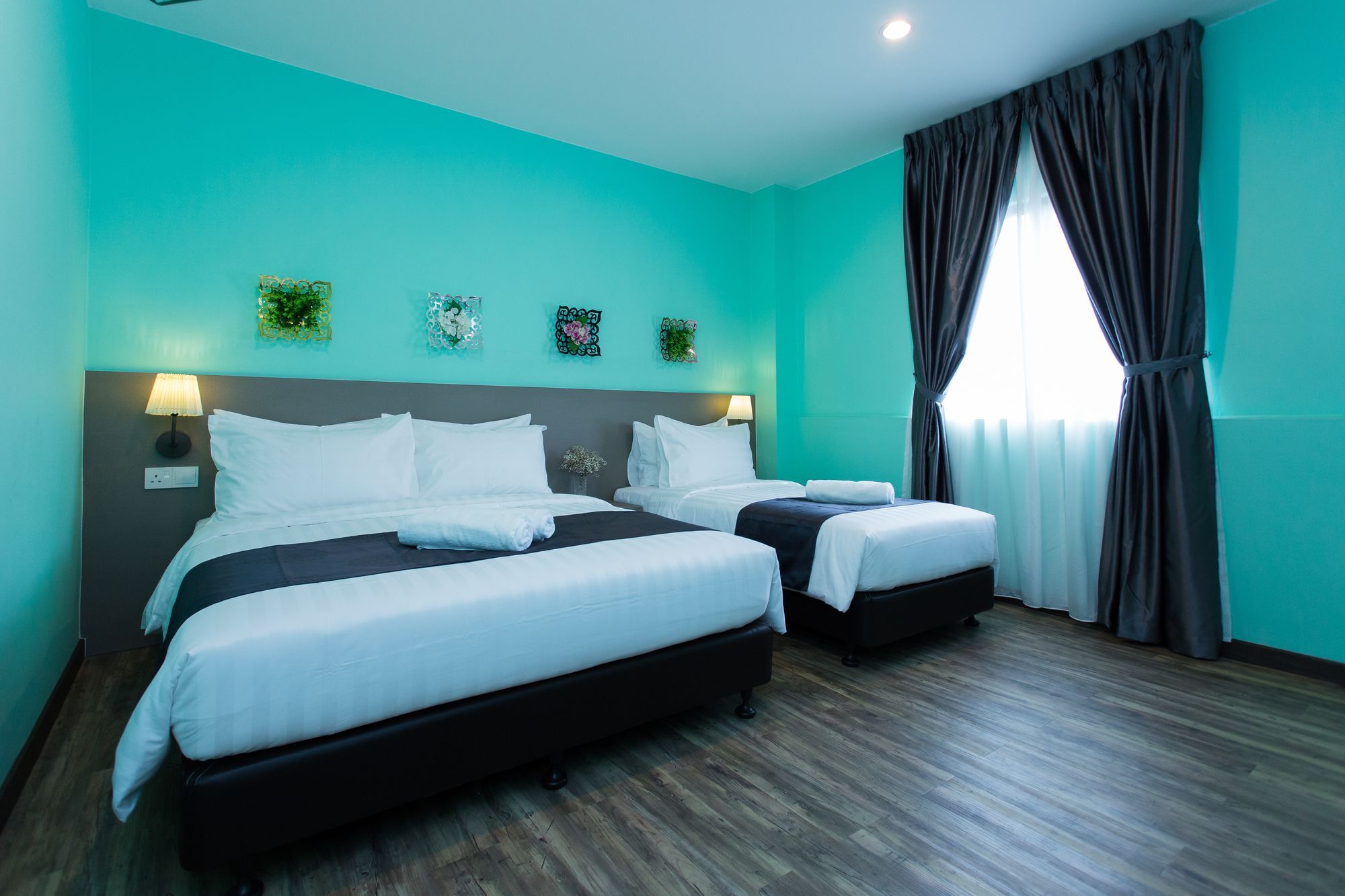 Dk Hotel 2*
